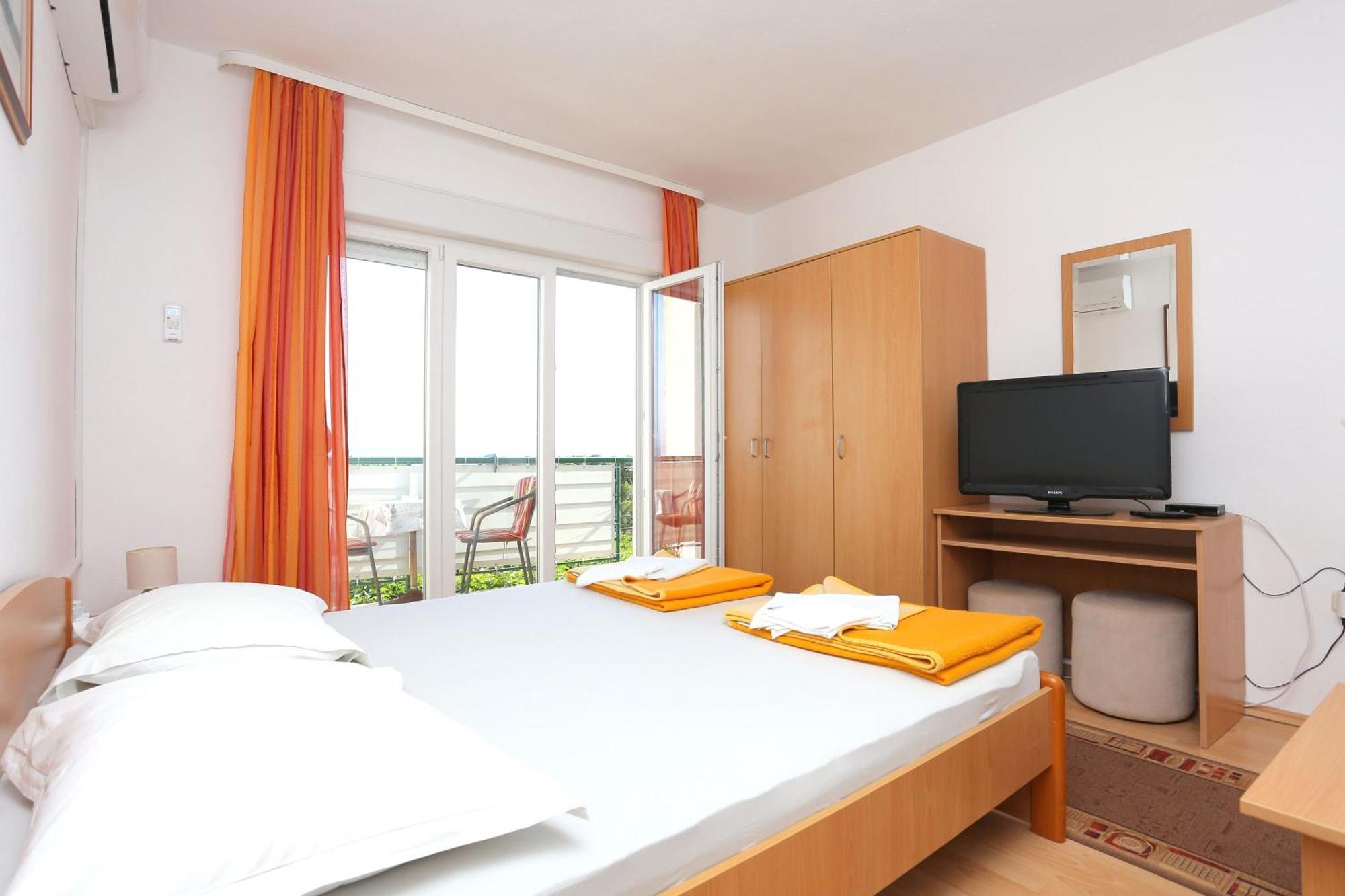 Apartments And Rooms With Parking Space Tucepi, Makarska - 5263 Ruang foto